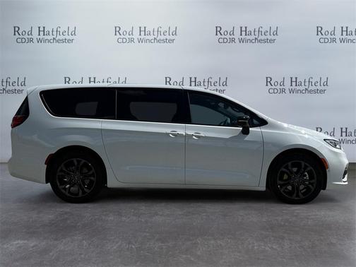 2026 Chrysler Pacifica L