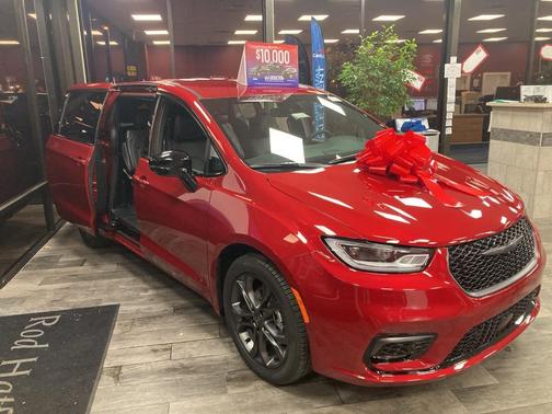 2026 Chrysler Pacifica L