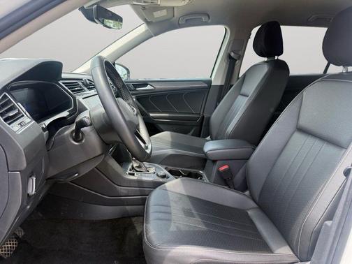 Opal White Pearl 2023 Volkswagen Tiguan 2.0T SE 4MOTION
