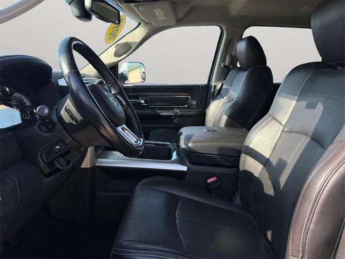 2018 RAM 2500 Laramie Crew Cab 4x4 6'4' Box