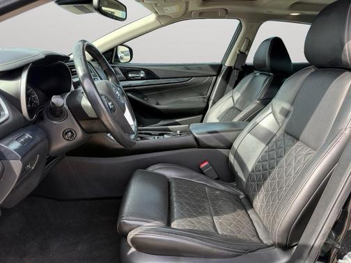 2022 Nissan Maxima 3.5 Platinum