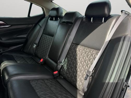 2022 Nissan Maxima 3.5 Platinum