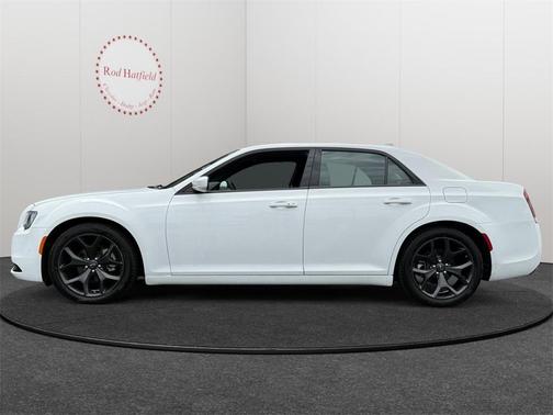 2022 Chrysler 300 S