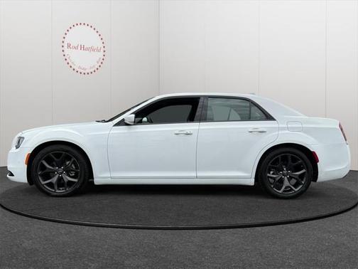 2022 Chrysler 300 S