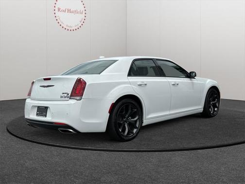2022 Chrysler 300 S
