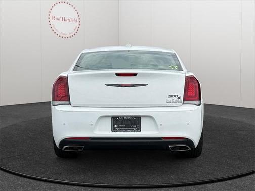 2022 Chrysler 300 S