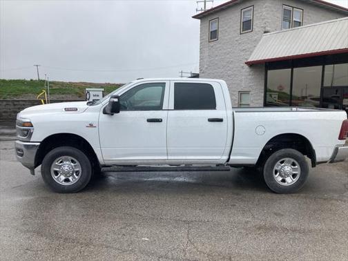 2025 RAM 2500 Tradesman Crew Cab 4x4 6'4' Box