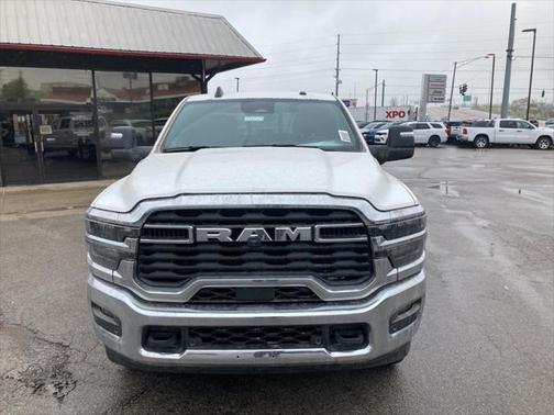 2025 RAM 2500 Tradesman Crew Cab 4x4 6'4' Box