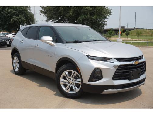 Photo 2 of 26 of 2020 Chevrolet Blazer 2LT