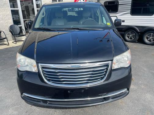 Photo 2 of 24 of 2013 Chrysler Town & Country Touring