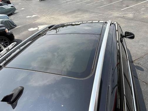 Deep Black Pearl Metallic 2015 Volkswagen Tiguan 4MOTION Auto SEL