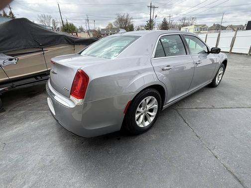 Billet Silver Metallic Clearcoat 2016 Chrysler 300 Limited