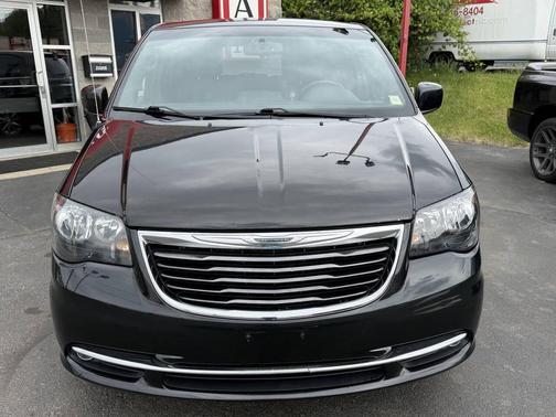 Charcoal 2015 Chrysler Town & Country S