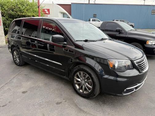 Charcoal 2015 Chrysler Town & Country S