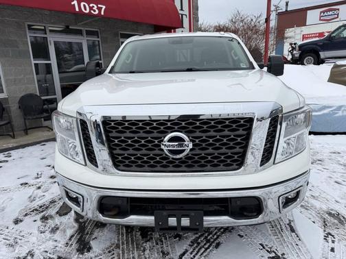 2017 Nissan Titan SV