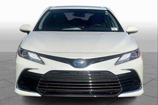 2024 Toyota Camry Hybrid XLE