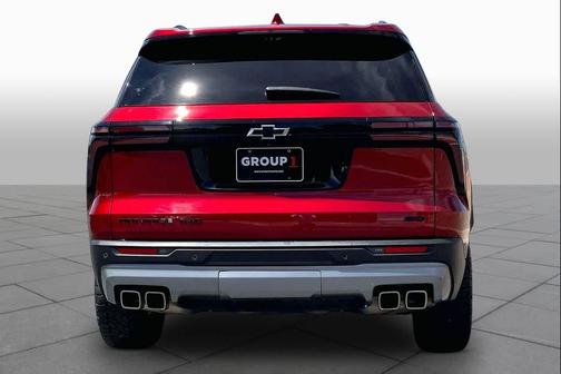 Radiant Red Tintcoat 2025 Chevrolet Traverse AWD Z71