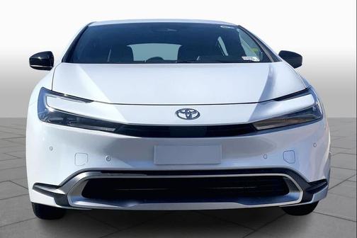 2025 Toyota Prius Plug-In Hybrid SE