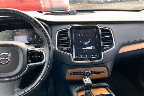 2019 Volvo XC90 T6 Inscription