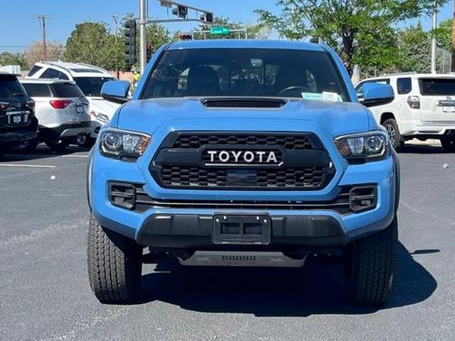 Photo 3 of 27 of 2018 Toyota Tacoma TRD Pro