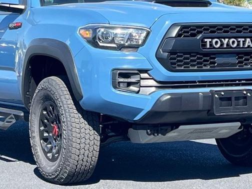 Photo 2 of 27 of 2018 Toyota Tacoma TRD Pro