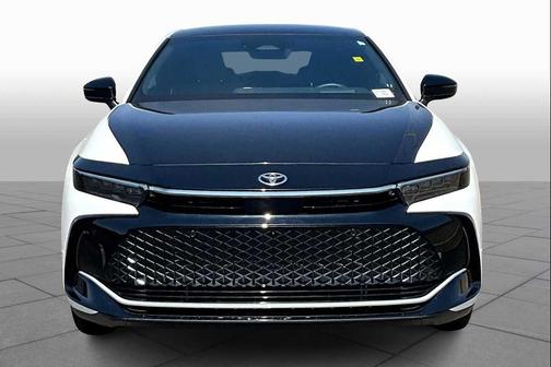 2025 Toyota Crown Platinum