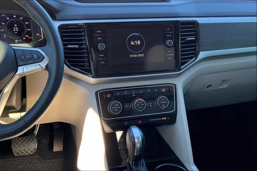 2022 Volkswagen Atlas 3.6L SE w/Technology