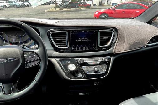 2018 Chrysler Pacifica Touring-L
