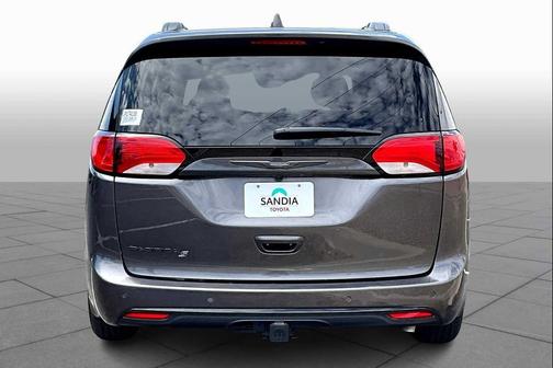 2018 Chrysler Pacifica Touring-L