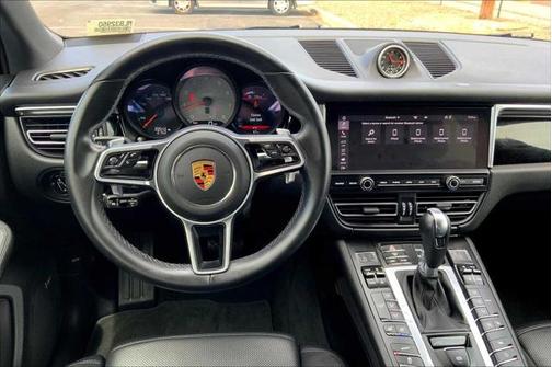 2021 Porsche Macan Base