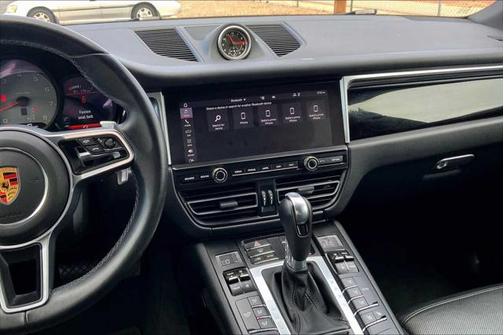 2021 Porsche Macan Base
