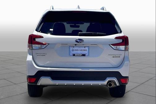 Crystal White Pearl 2022 Subaru Forester Touring