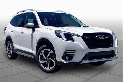 Crystal White Pearl 2022 Subaru Forester Touring
