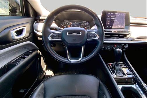 Diamond Black Crystal Pearlcoat 2022 Jeep Compass Latitude