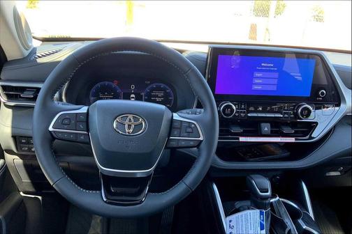 2025 Toyota Highlander Platinum