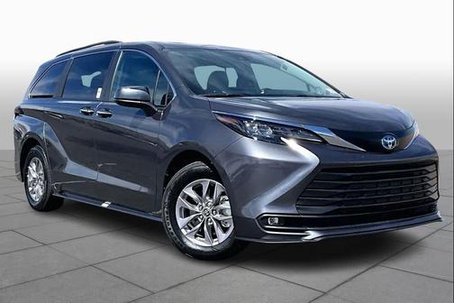 2025 Toyota Sienna XLE