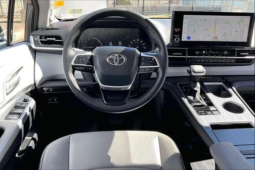 2025 Toyota Sienna XLE