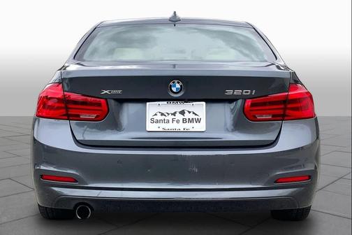 White 2017 BMW 320 i