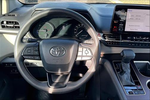 2024 Toyota Sienna LE