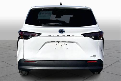 2024 Toyota Sienna LE