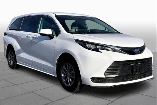 2024 Toyota Sienna LE