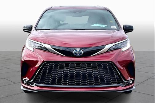 2023 Toyota Sienna XSE 7 Passenger