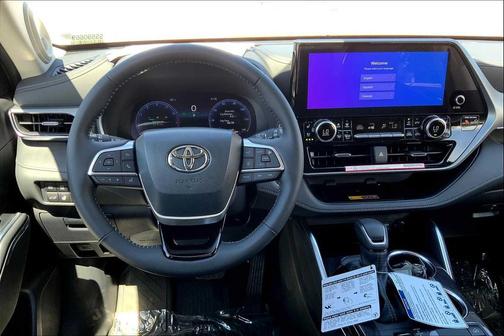 2025 Toyota Highlander Platinum