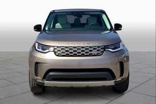 Lantau Bronze Metallic 2025 Land Rover Discovery P300 S