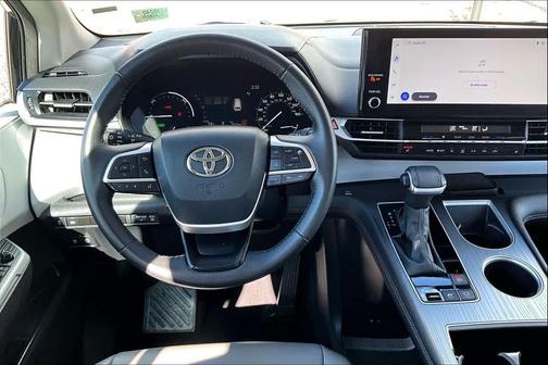 2025 Toyota Sienna XLE
