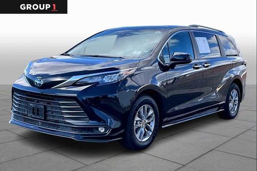 2025 Toyota Sienna XLE