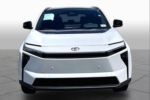 Wind Chill Pearl 2026 Toyota bZ XLE Plus