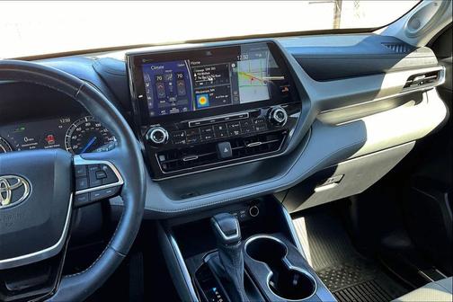 2022 Toyota Highlander Hybrid Limited