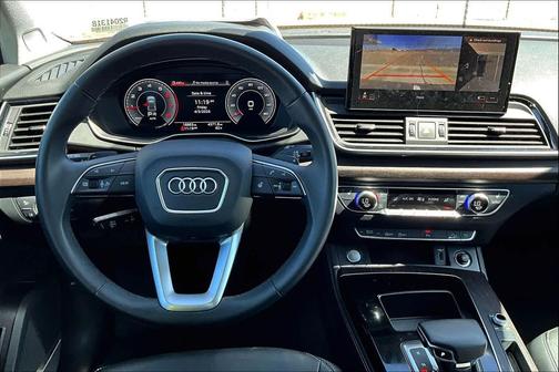 Glacier White Metallic 2024 Audi Q5 40 Premium Plus