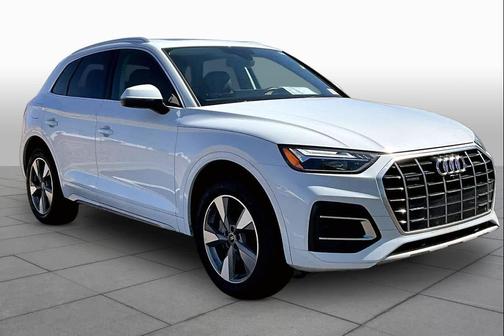 Glacier White Metallic 2024 Audi Q5 40 Premium Plus
